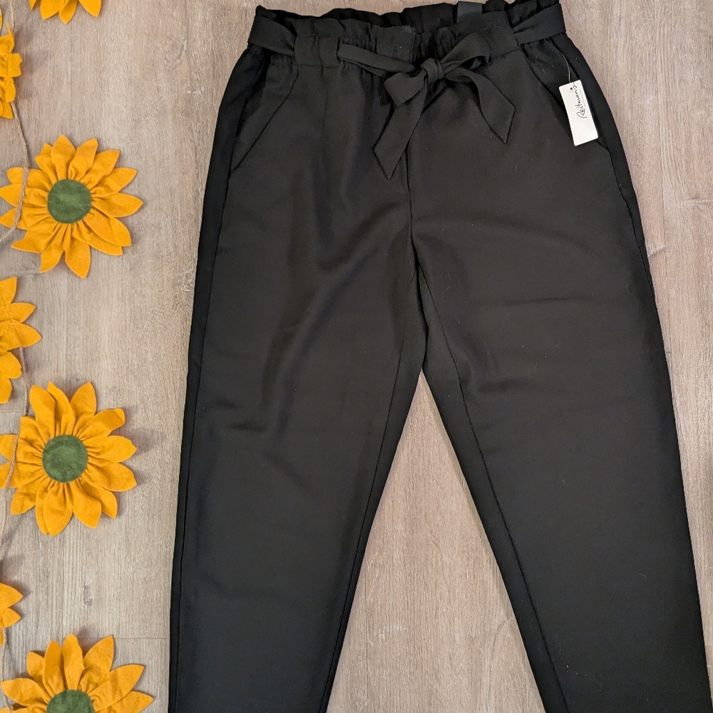 Reitmans, black, high waisted, cropped pants, size 8
